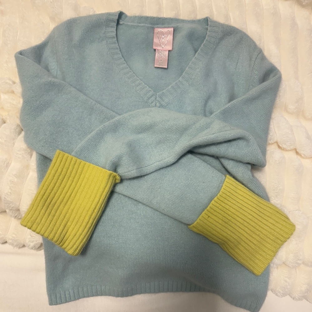 Longsleeve V-Neck Sweater